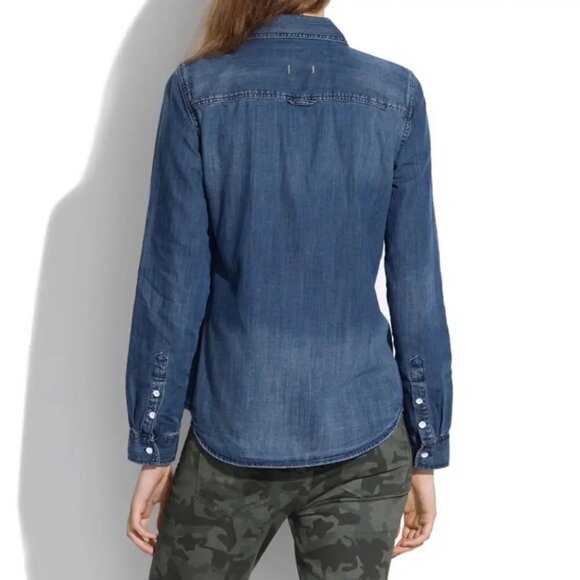 Madewell | Denim Boyshirt in Campground Wash - Picture 2 of 13